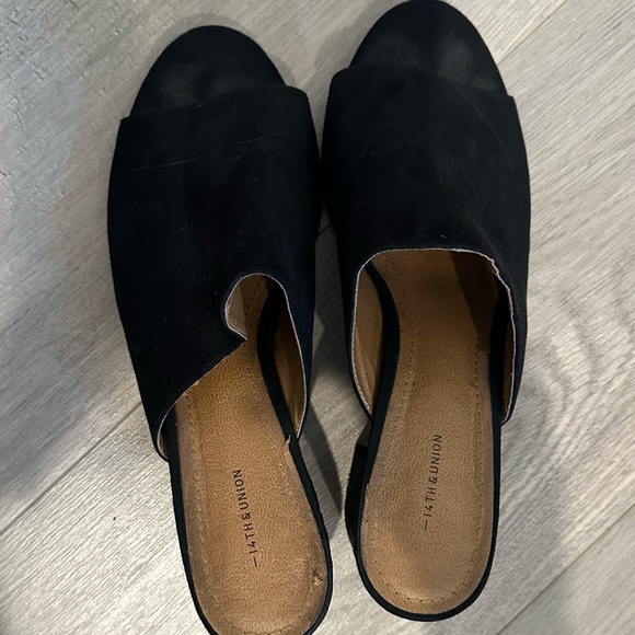 Velvet mules - Picture 2 of 3